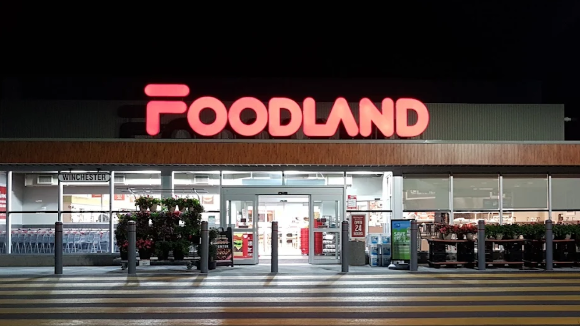 Foodland Winchester Supports Local Girls Flag Football Team Through Community Fundraising Opportunity